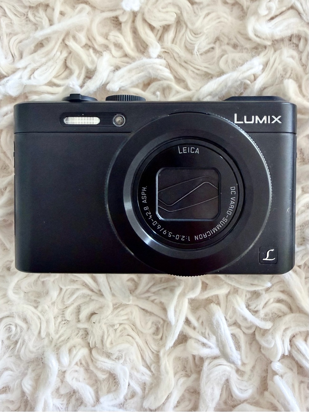 📸 Panasonic Luminix DMC-LF1 12 MP/ 7x Optical Zoom Digital Camera (Leica Lens)